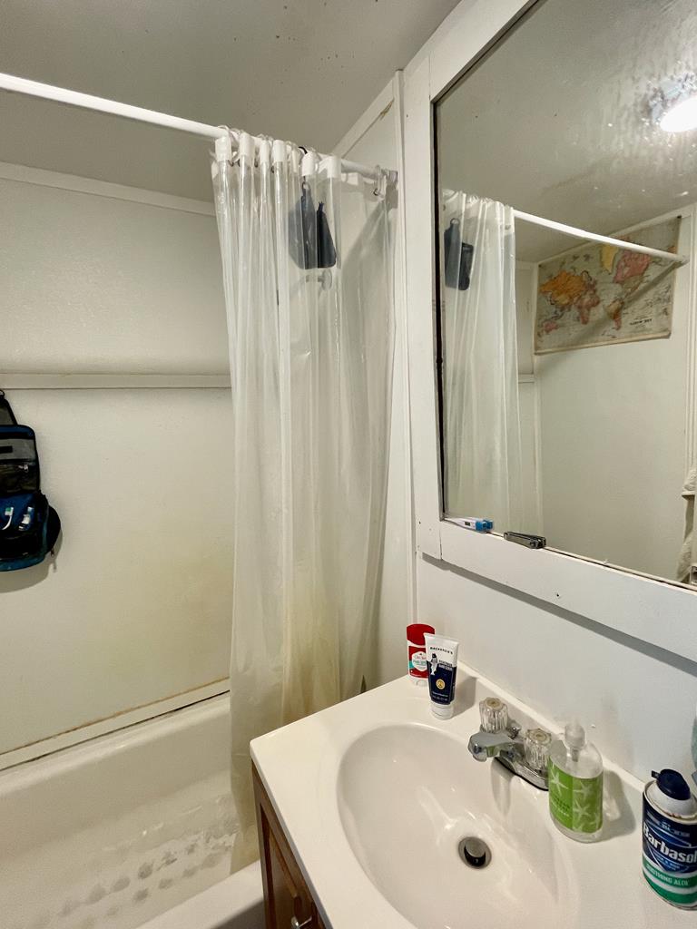 50 Bayview Dr, 32320