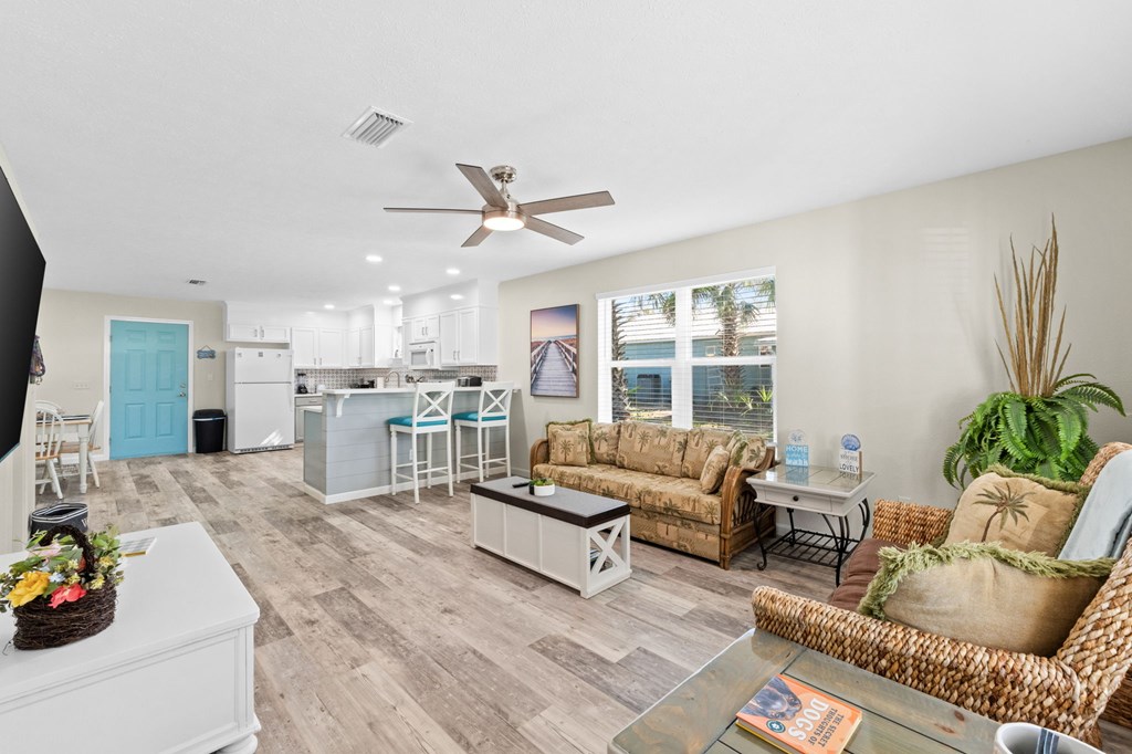 221 8th St # C, Port St. Joe 32456 Unit: C