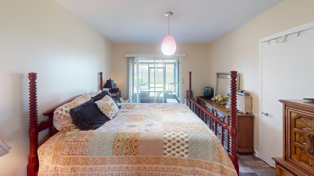 3700 Shoreline Cir, 32405
