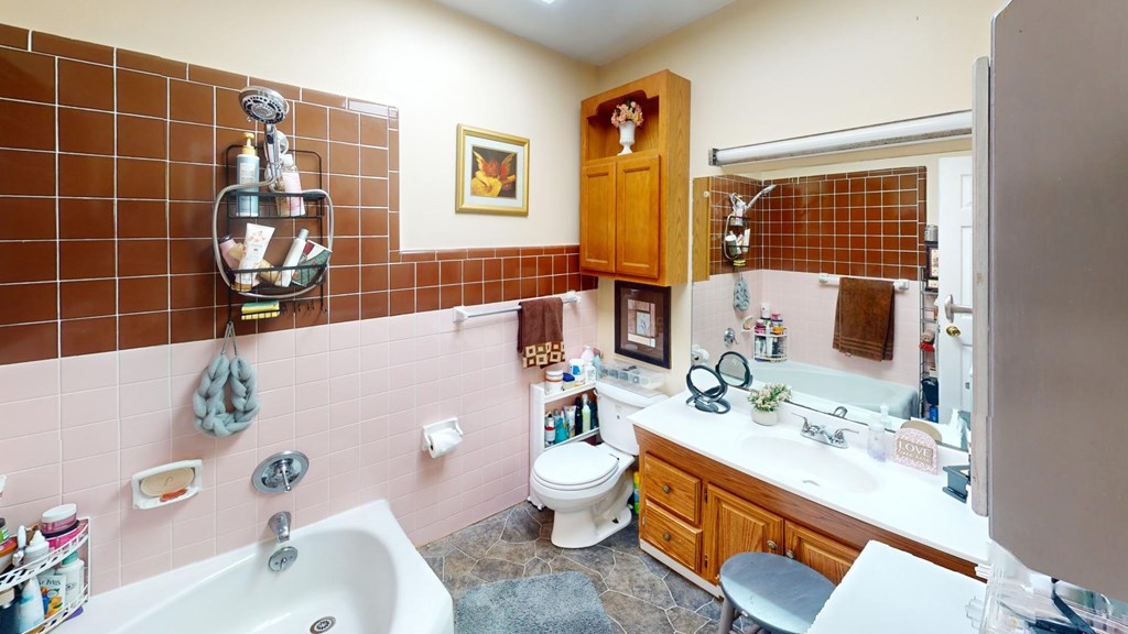 3700 Shoreline Cir, 32405