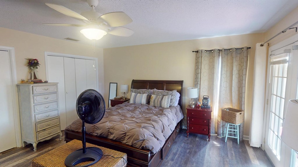 3700 Shoreline Cir, 32405