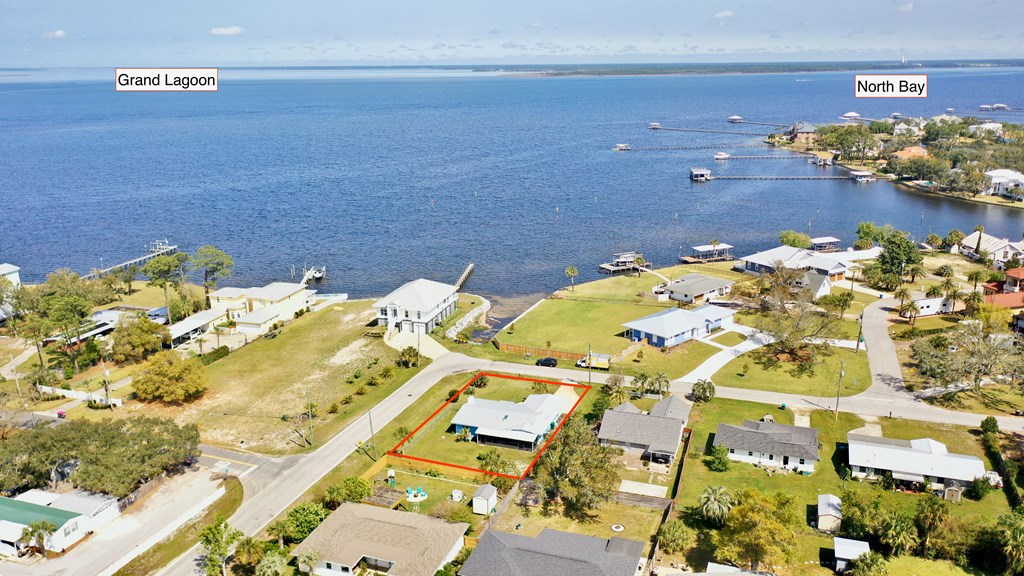 3700 Shoreline Cir, 32405