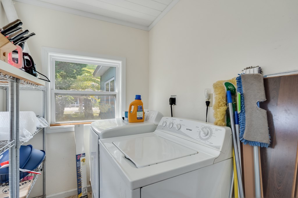 225 8th St, Port St. Joe 32456