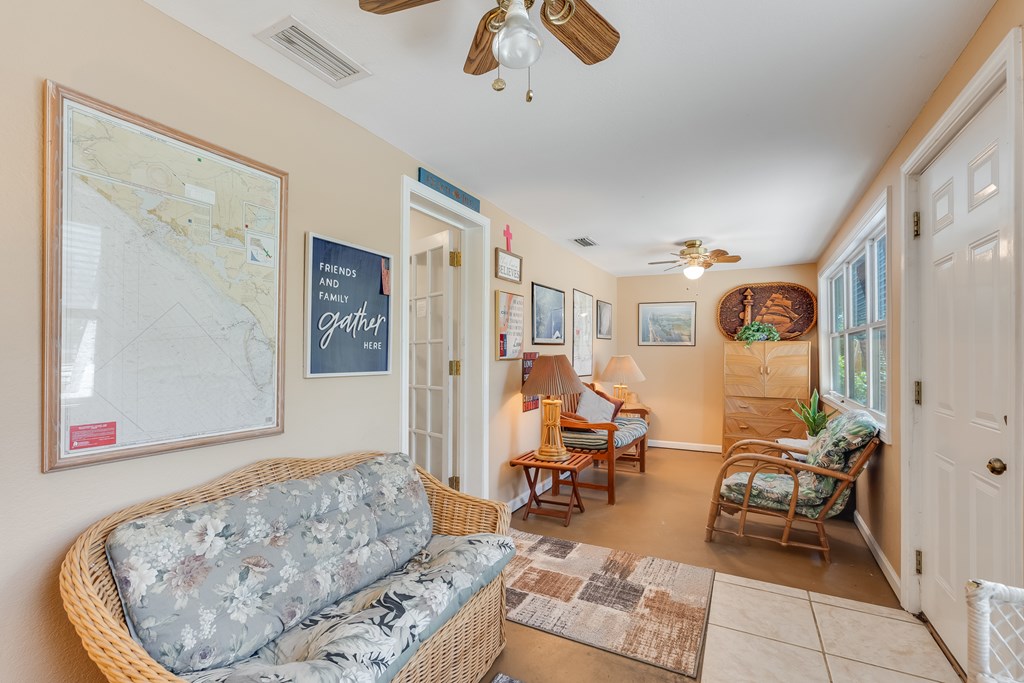225 8th St, Port St. Joe 32456