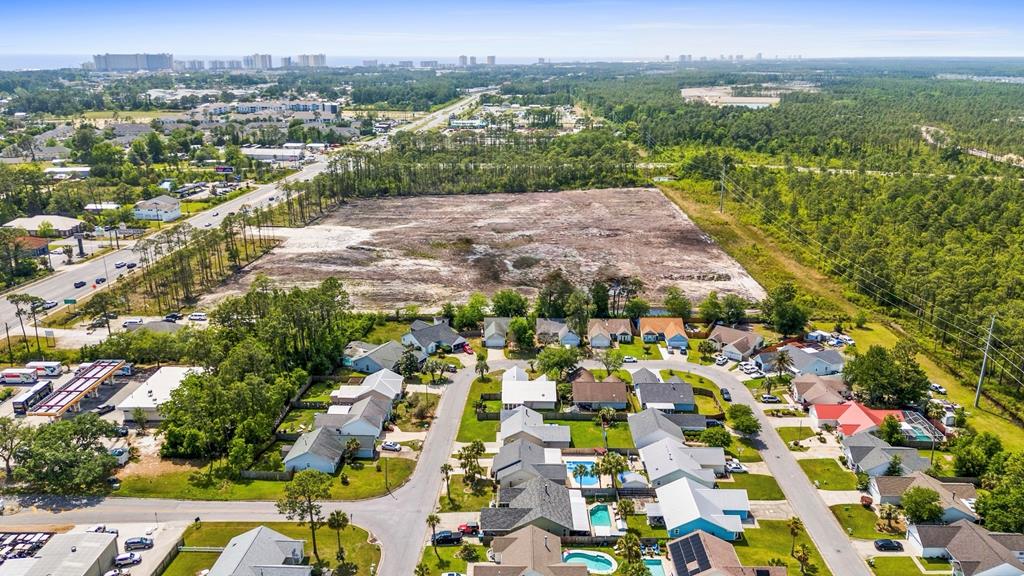 142 Heritage Cir, 32407