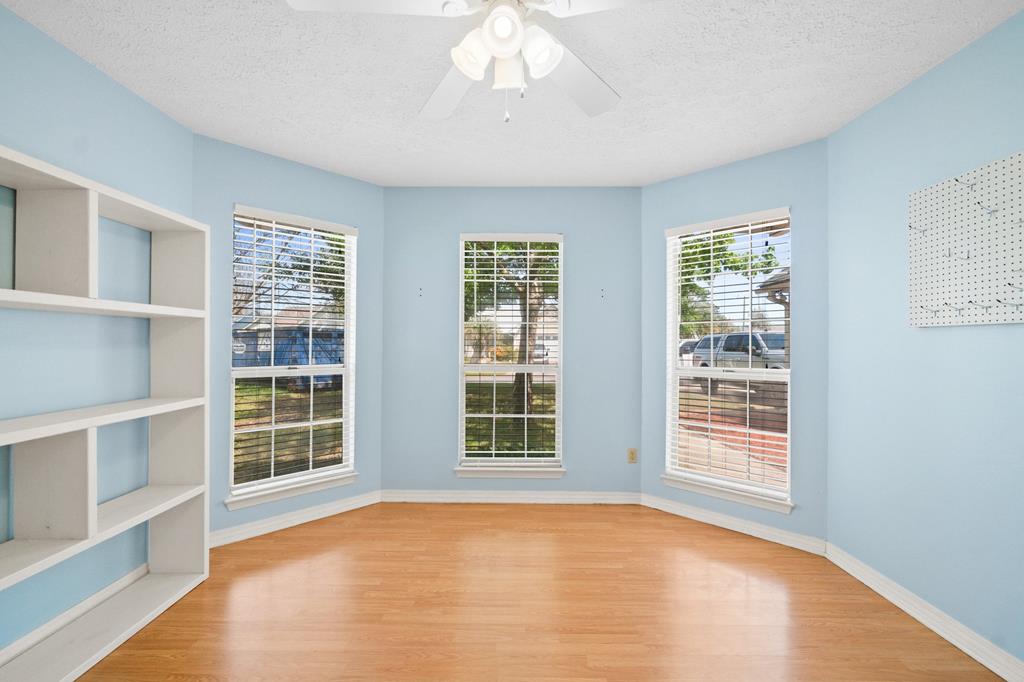 142 Heritage Cir, 32407
