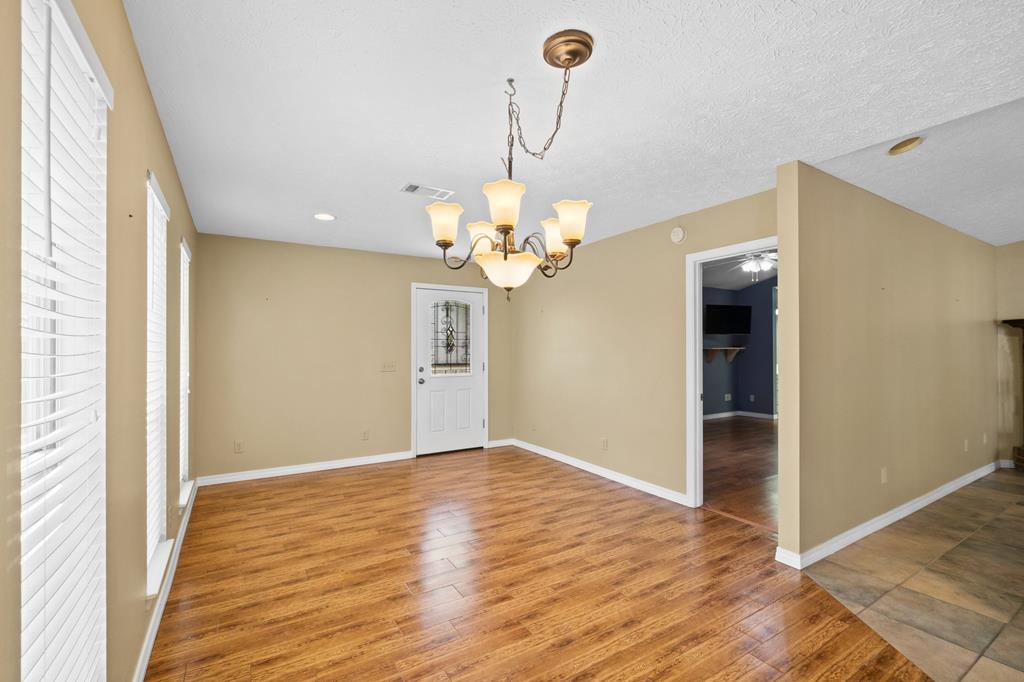 142 Heritage Cir, 32407