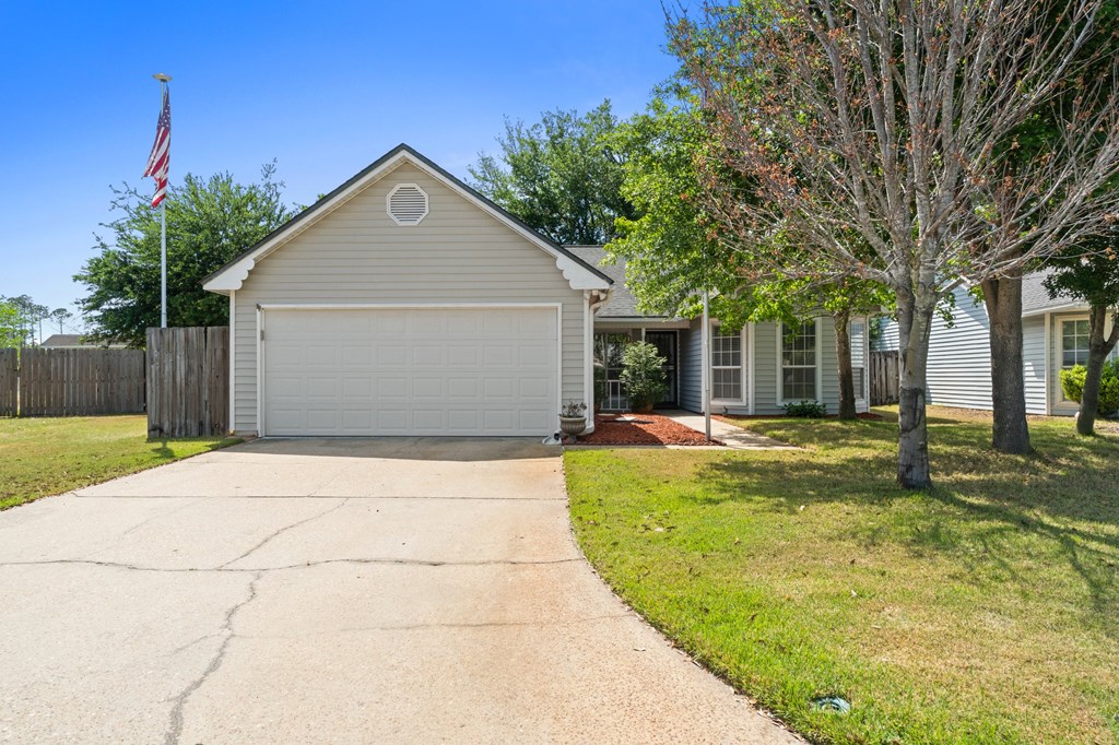 142 Heritage Cir, 32407