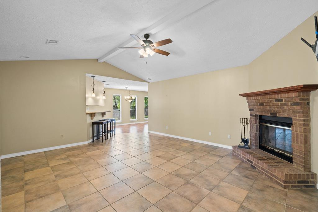 142 Heritage Cir, 32407