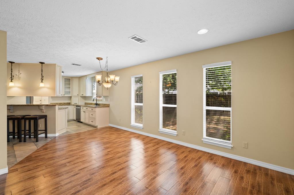 142 Heritage Cir, 32407