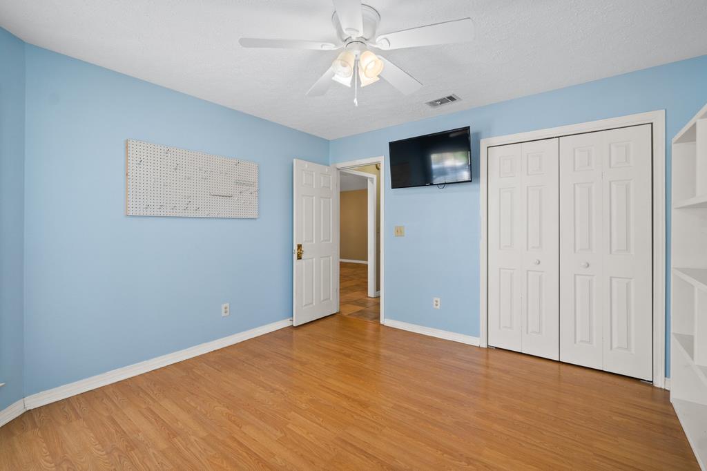 142 Heritage Cir, 32407