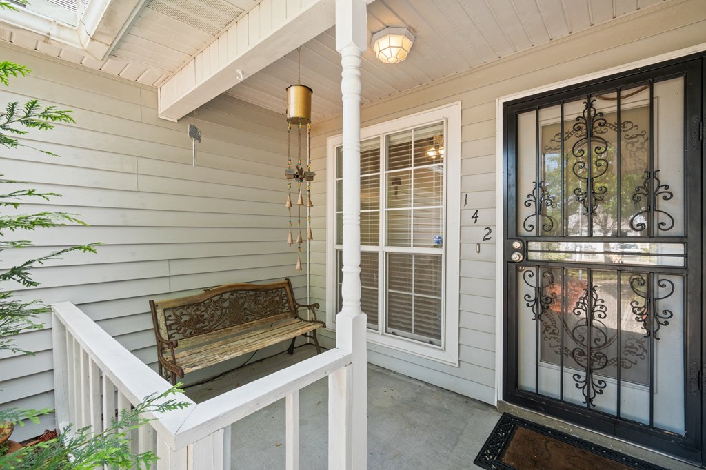 142 Heritage Cir, 32407