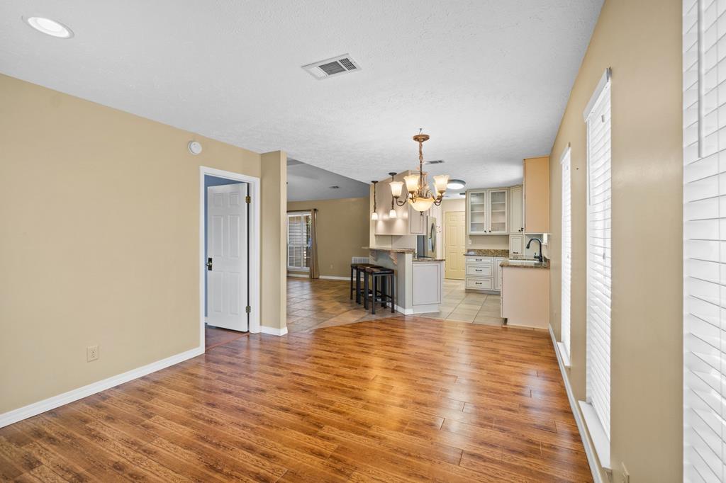 142 Heritage Cir, 32407