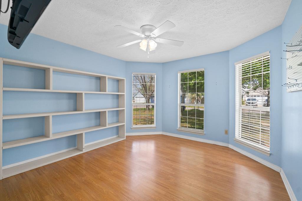 142 Heritage Cir, 32407