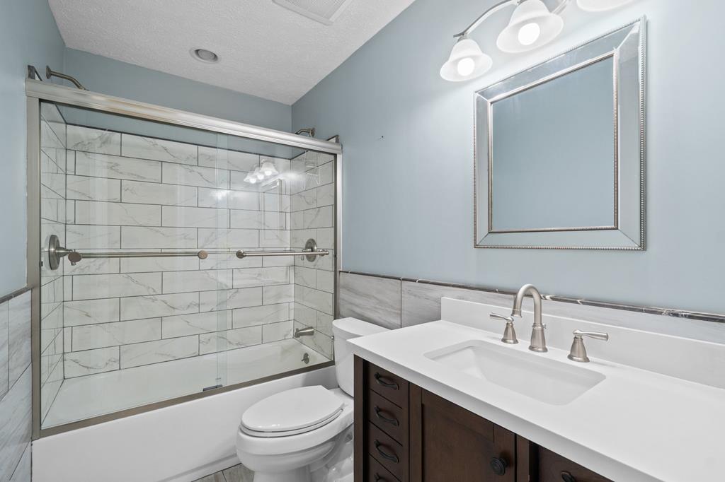 142 Heritage Cir, 32407