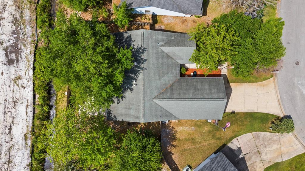 142 Heritage Cir, 32407