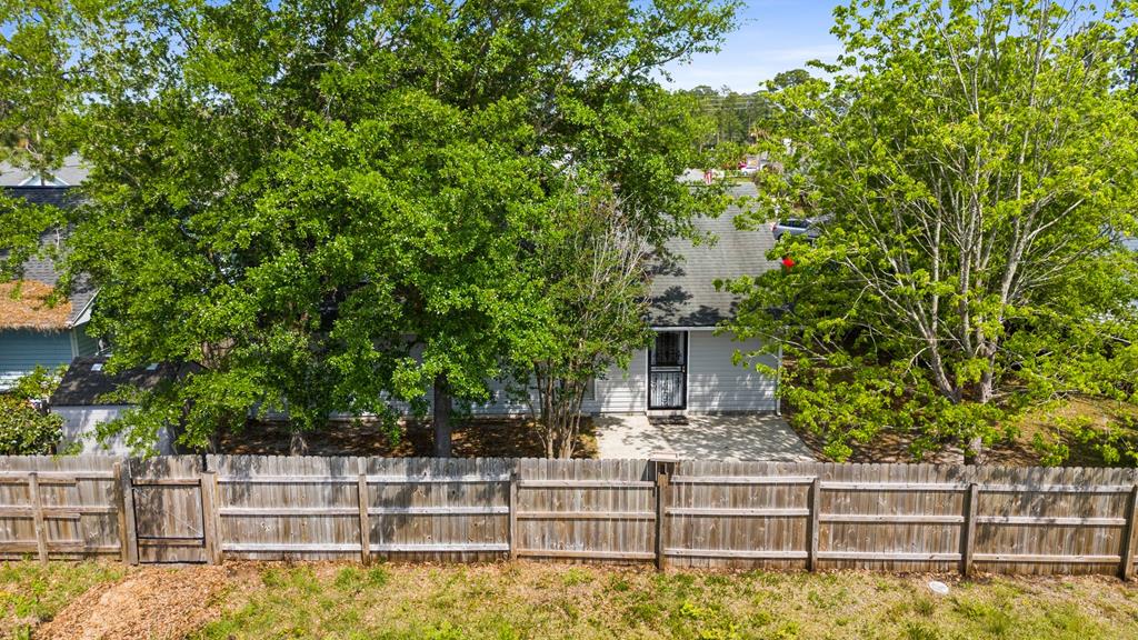 142 Heritage Cir, 32407