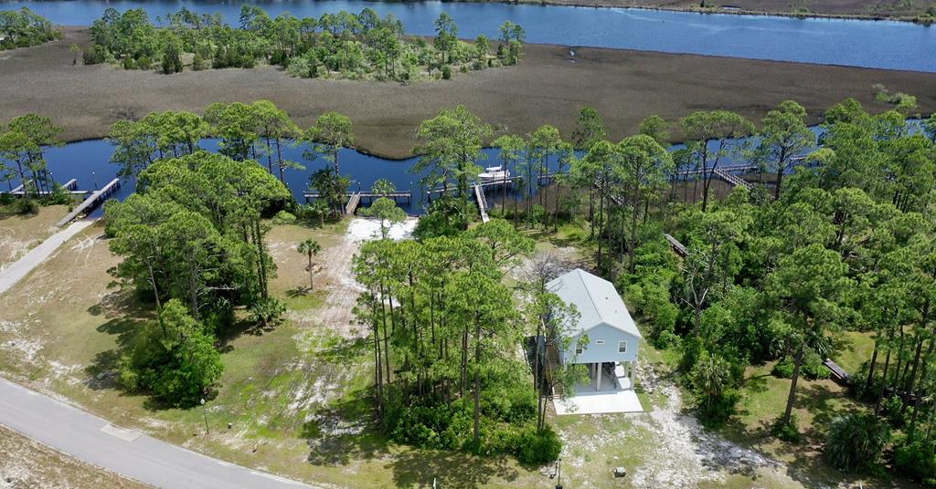 519 Shelly's Loop Rd, 32322