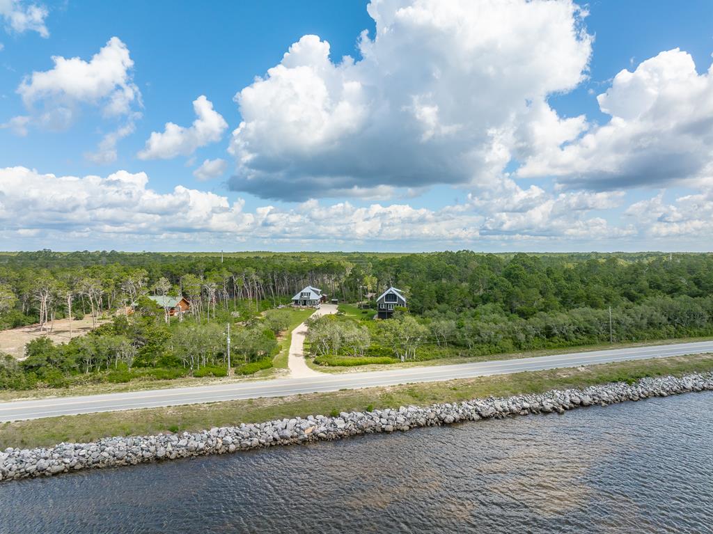 1917 Hwy 98, 32328