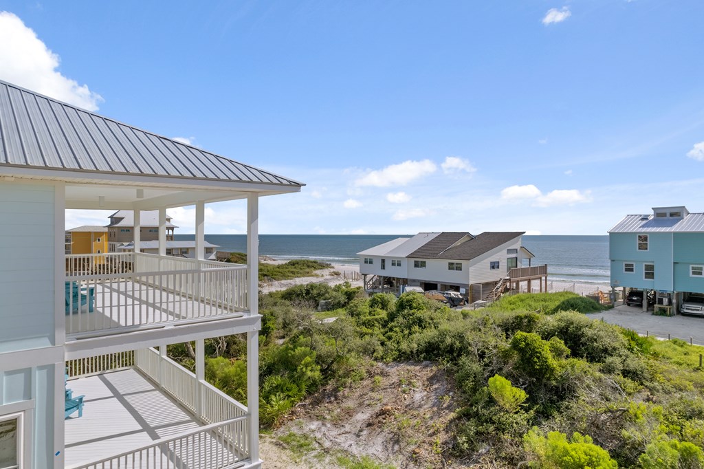 190 Seahorse Ln, 32456