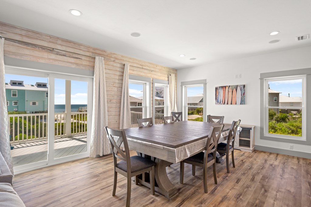 190 Seahorse Ln, 32456