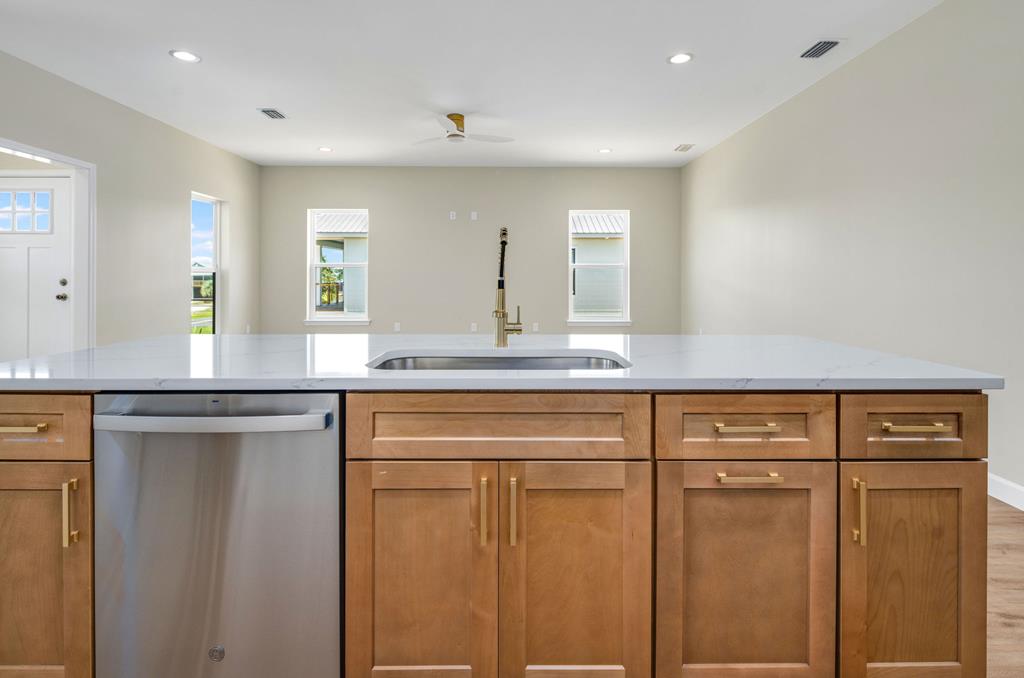7016 Americus Ave, Port St. Joe 32456