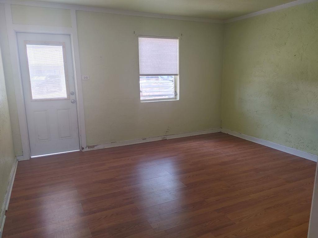 11-5 Pine St, 32322
