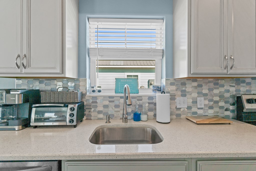 104 Ocean View Dr, 32456