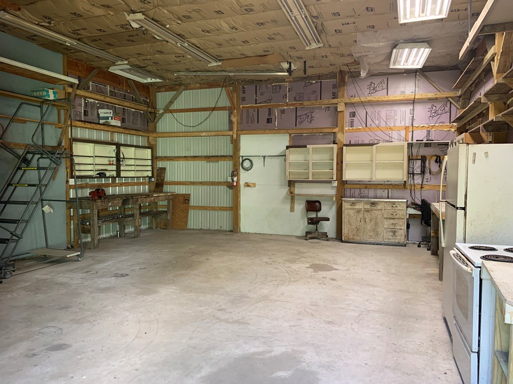 6529 Farm Rd, 32465