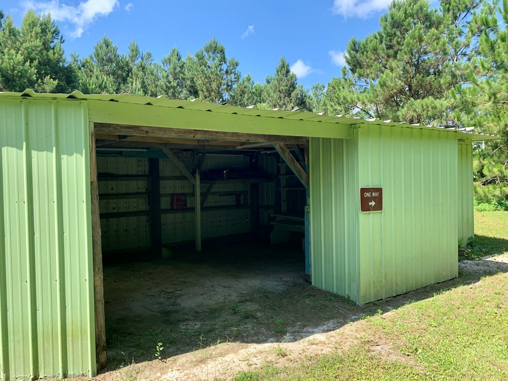 6529 Farm Rd, 32465
