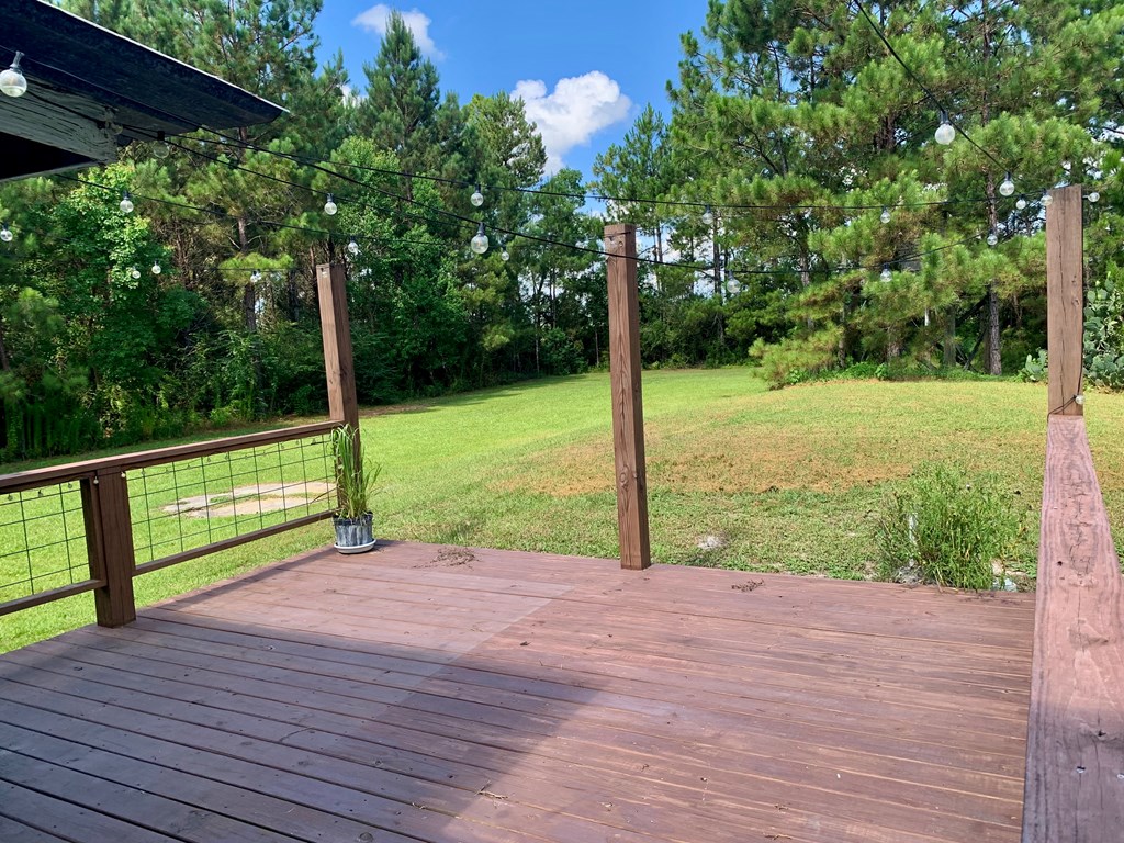 6529 Farm Rd, 32465