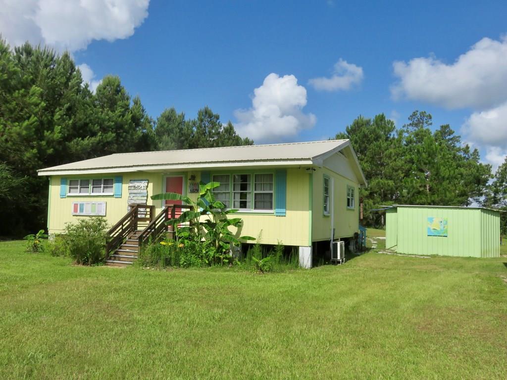 6529 Farm Rd, 32465