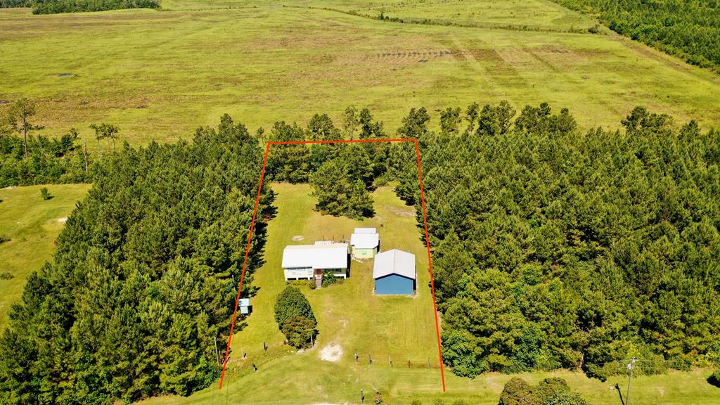 6529 Farm Rd, 32465