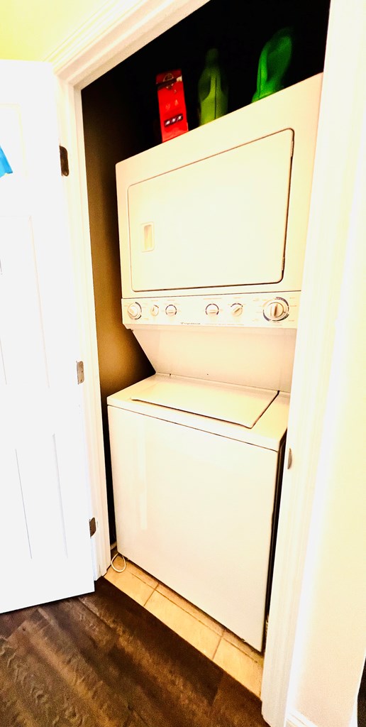 1120 15th St # b, 32456 Unit: 2-b