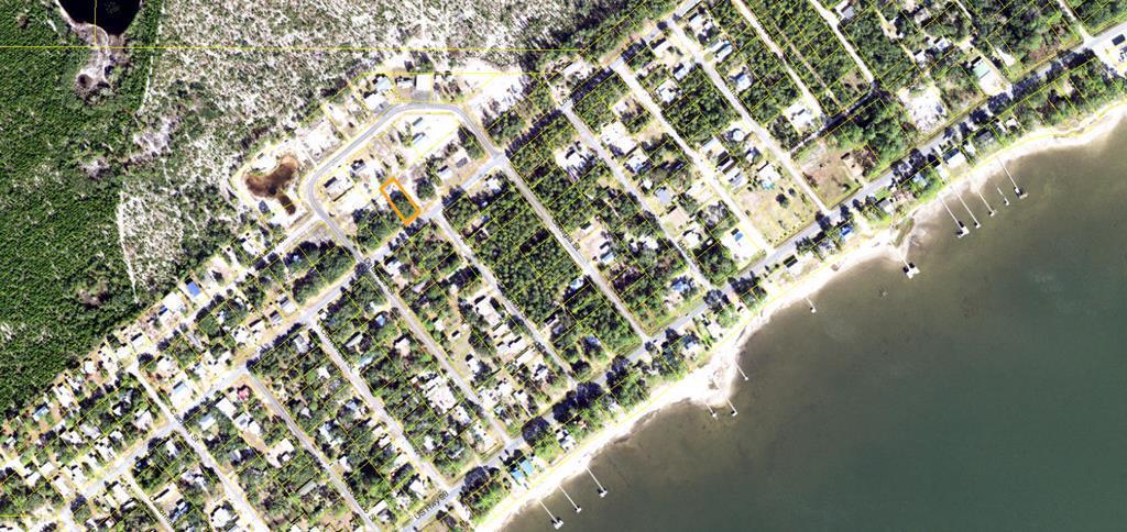 2245 Oak St, 32322
