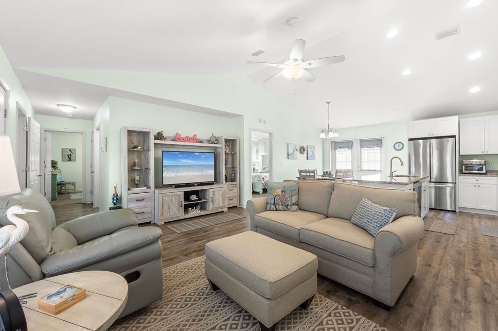 112 Tyler Terr, Port St. Joe 32456