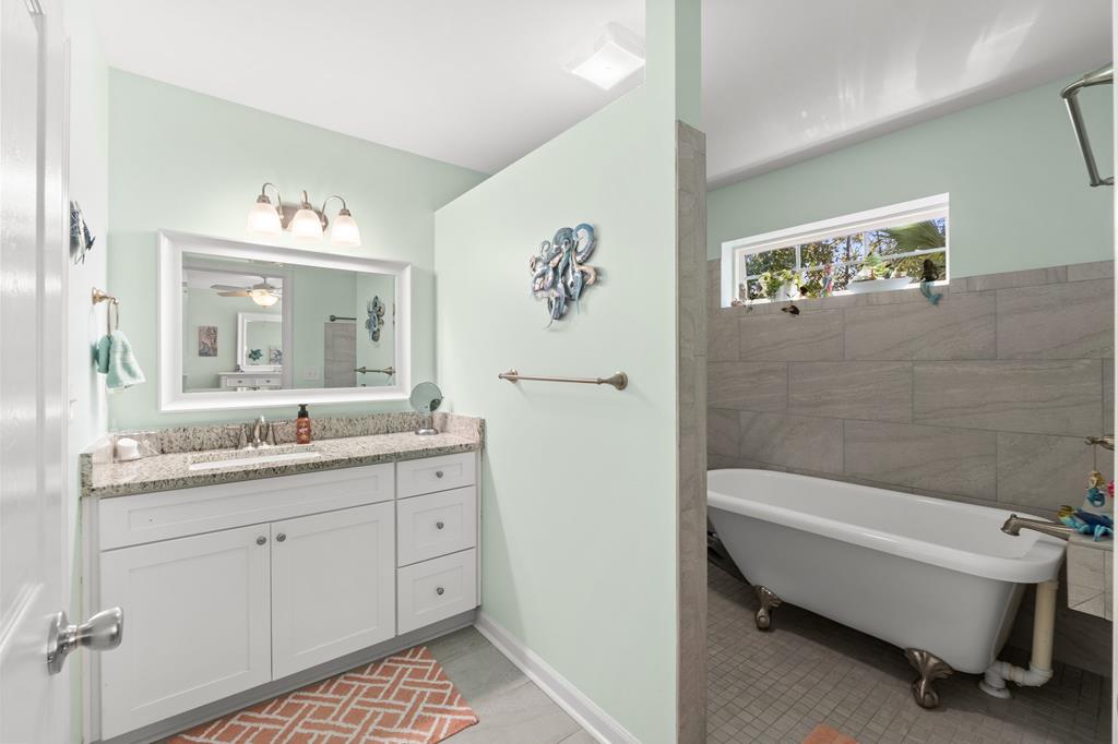 112 Tyler Terr, Port St. Joe 32456