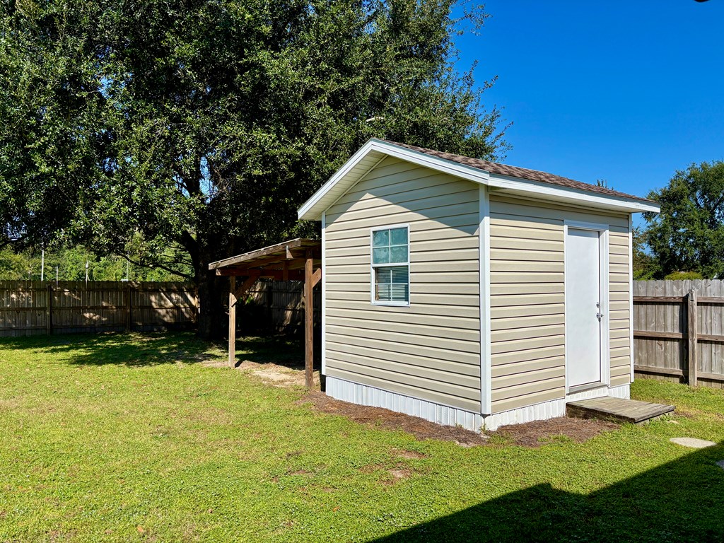 261 Abby Dr, 32465