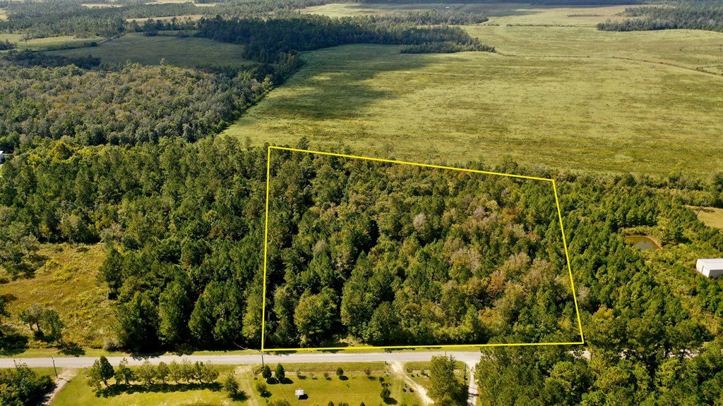 6641 Farm Rd, 32465