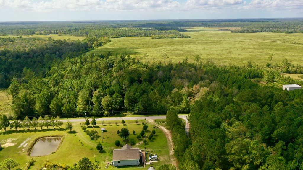 6641 Farm Rd, 32465