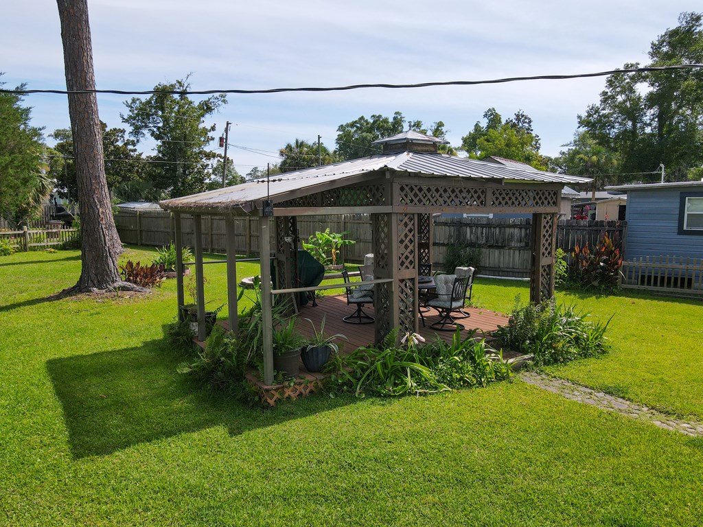 520 7th St, Port St. Joe 32456