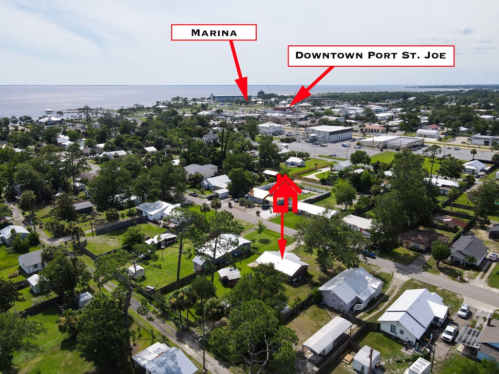 520 7th St, Port St. Joe 32456