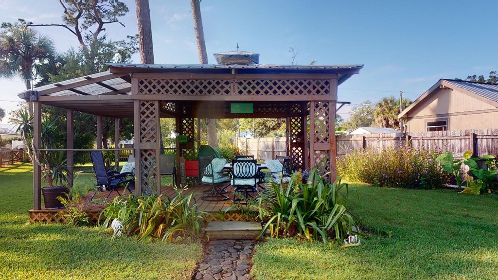 520 7th St, Port St. Joe 32456