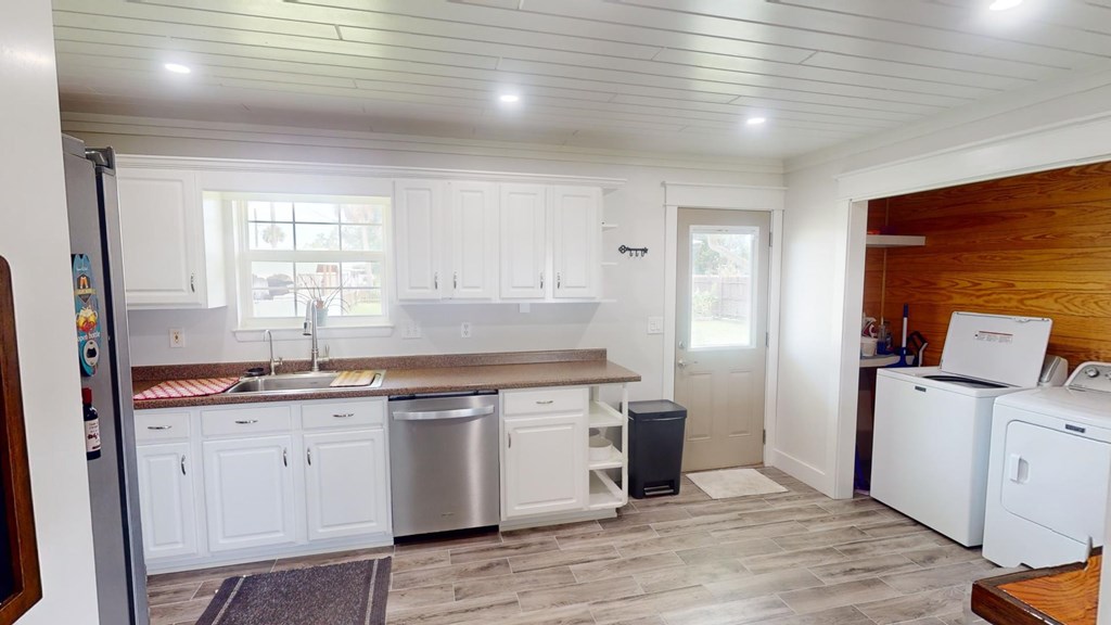 520 7th St, Port St. Joe 32456