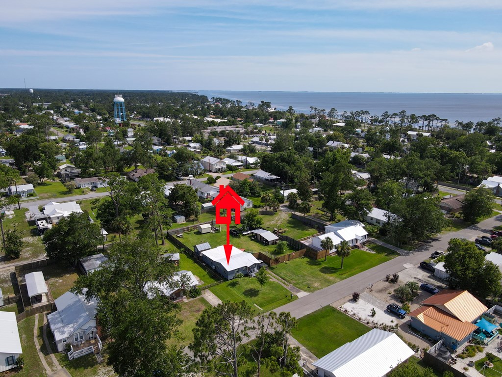 520 7th St, Port St. Joe 32456