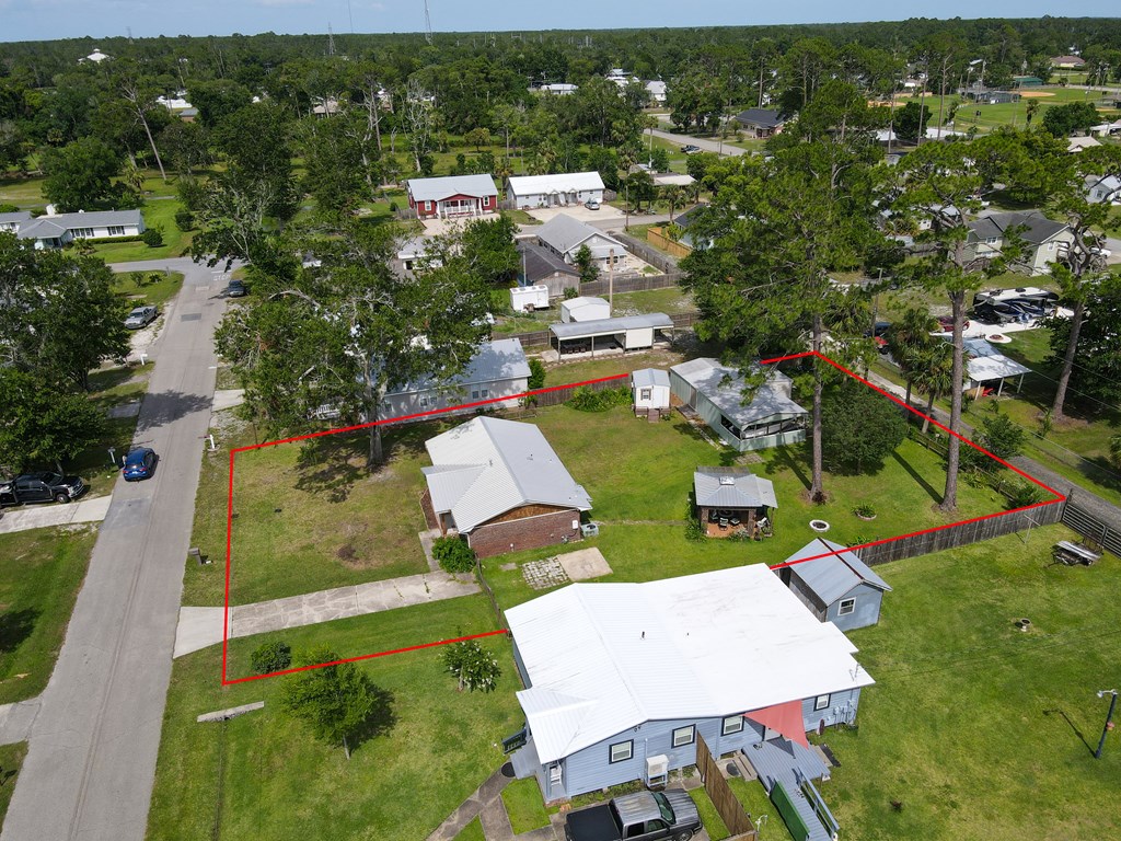 520 7th St, Port St. Joe 32456