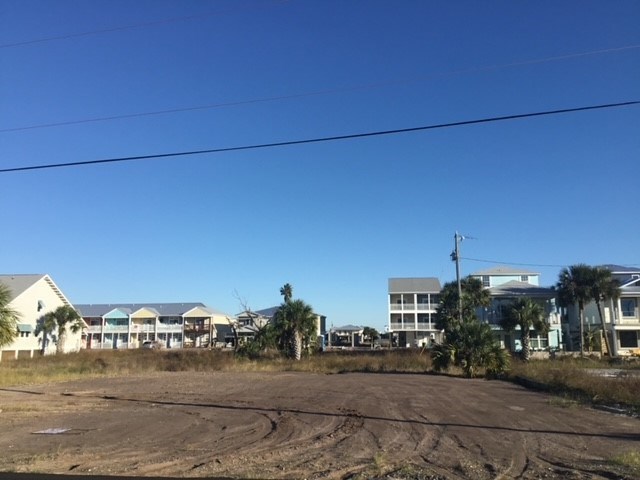 107 S 39th St, 32456