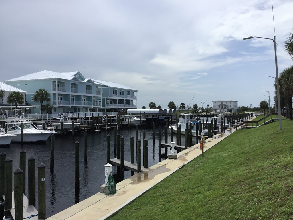 107 S 39th St, 32456