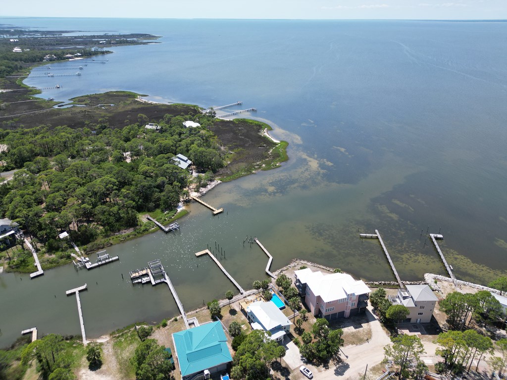 509 W Sawyer St, St. George Island 32328