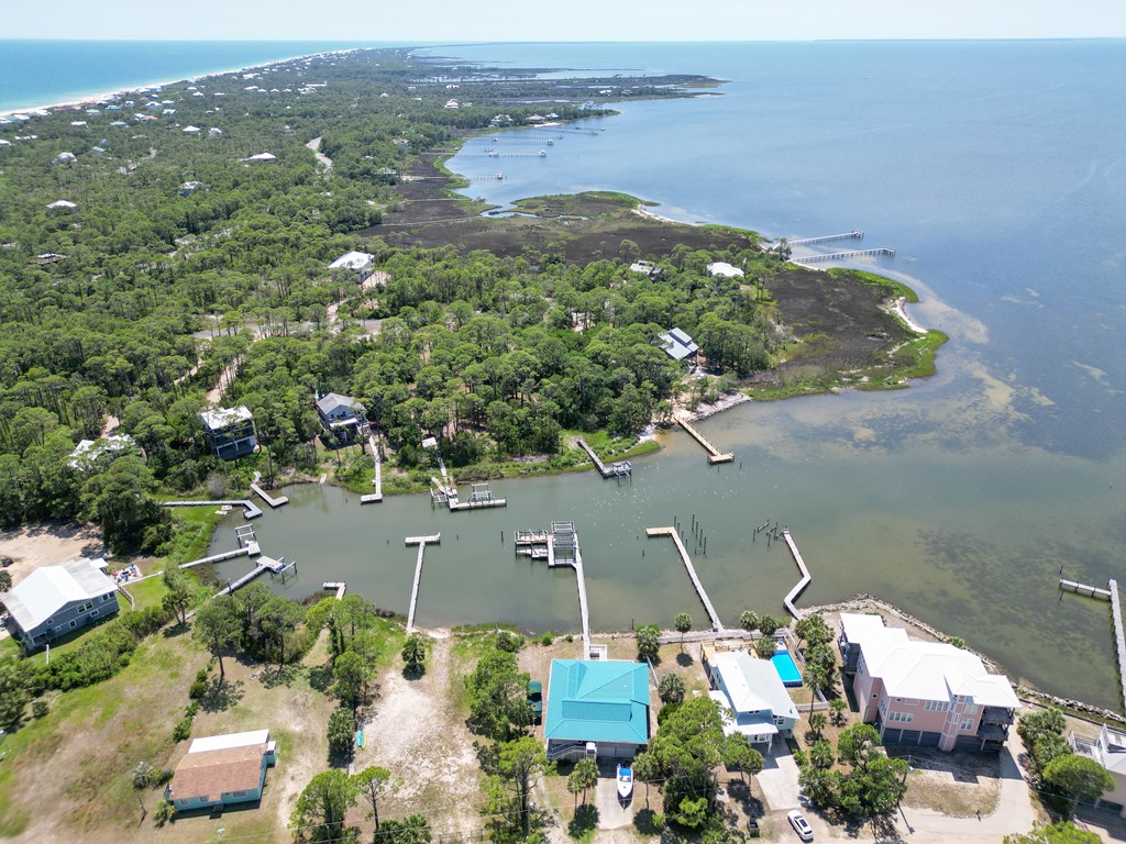 509 W Sawyer St, St. George Island 32328